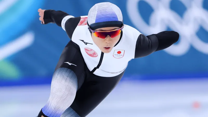 オリンピックで滑走する高木美帆選手